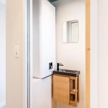 B10 Apartment